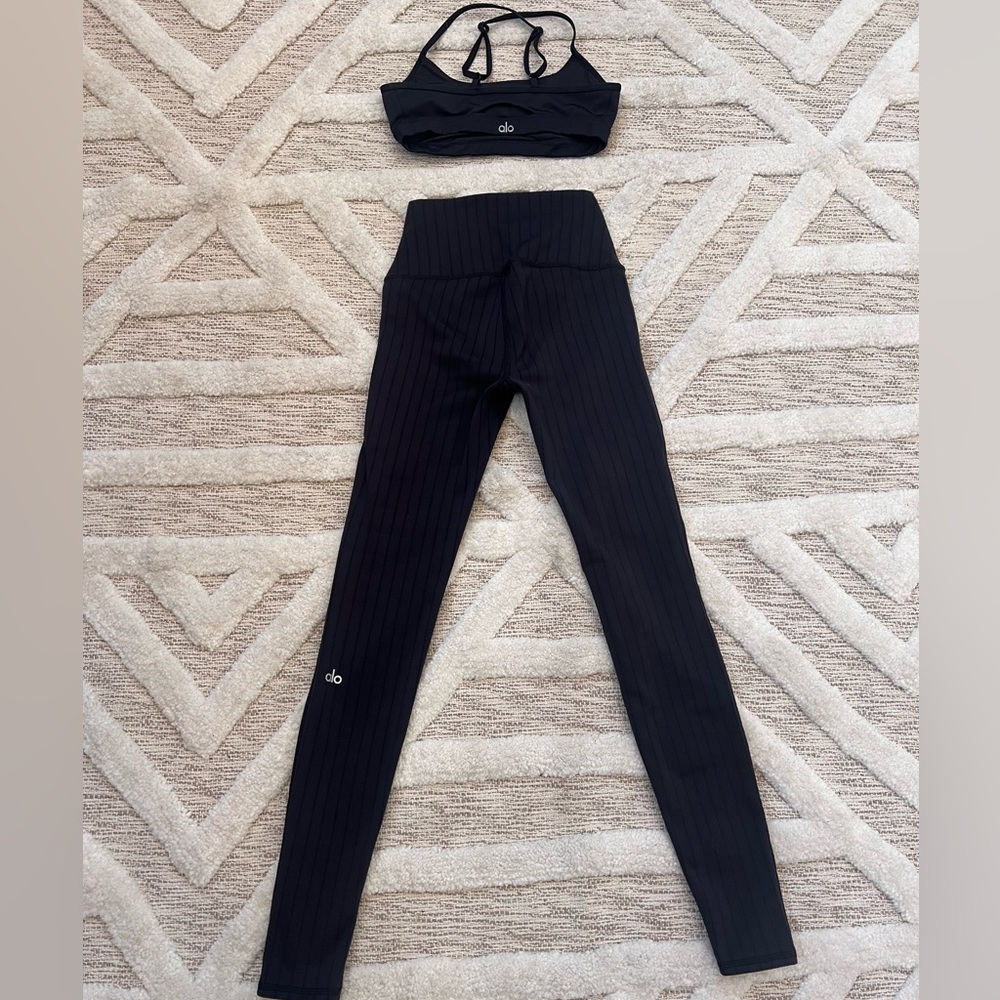 Set! Alo Outfit Pinstripe High Waist Leggings XS Airlift Intrigue Bra XS Black - Picture 6 of 11